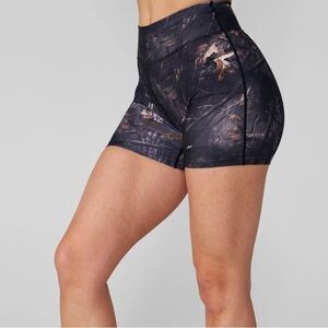 YoungLA urban camo black barbed wire short